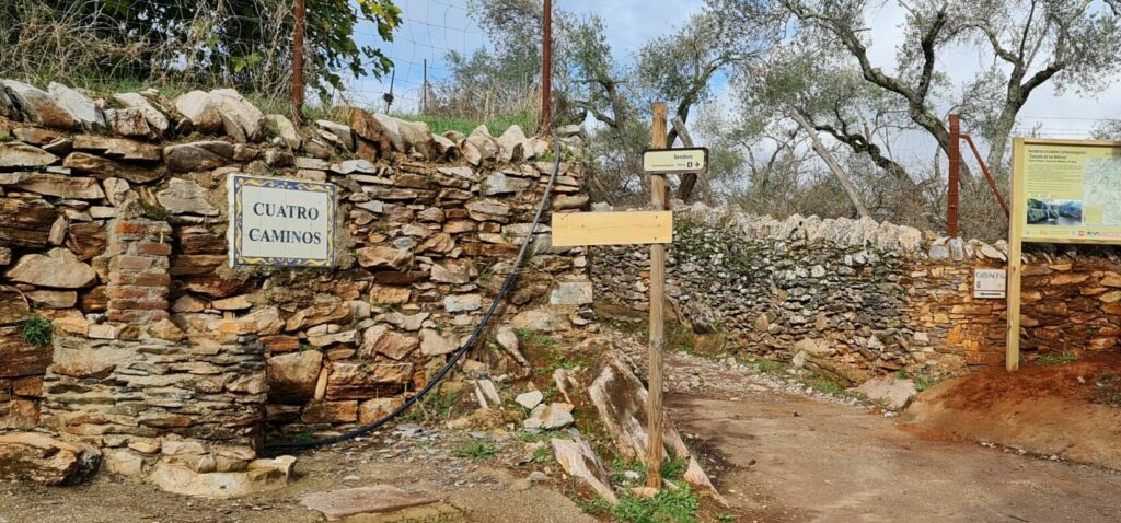 SENDERO - CASCADA DE LOS MOLINOS