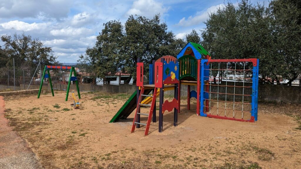 PARQUE INFANTIL REABIERTO.