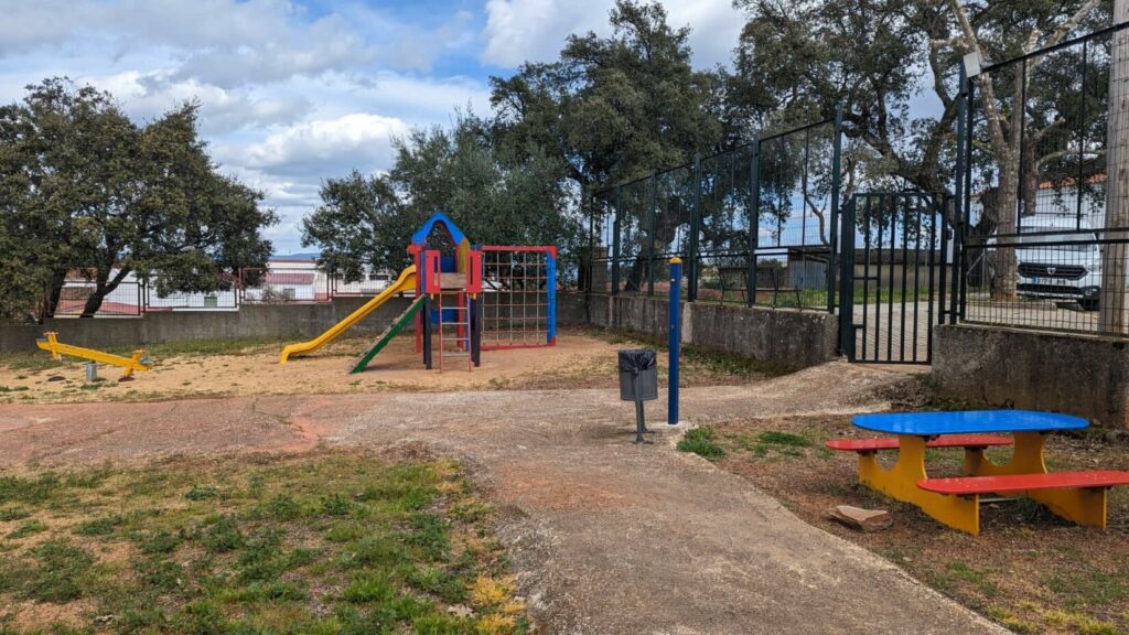 PARQUE INFANTIL REABIERTO.